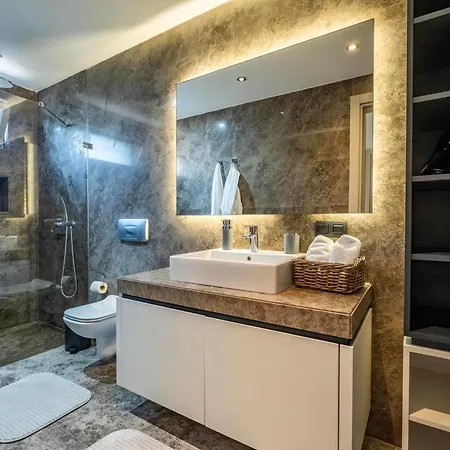Luxury With Private Pool In
